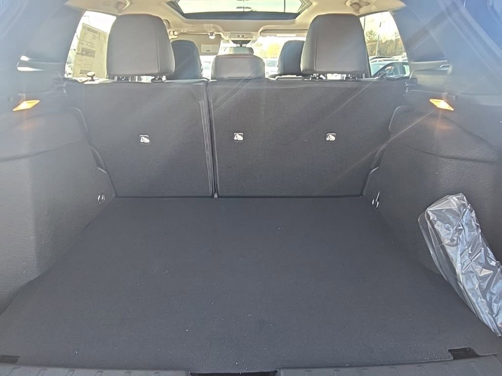 New 2026 Nissan Kicks SR w/ SR Premium Package image 31