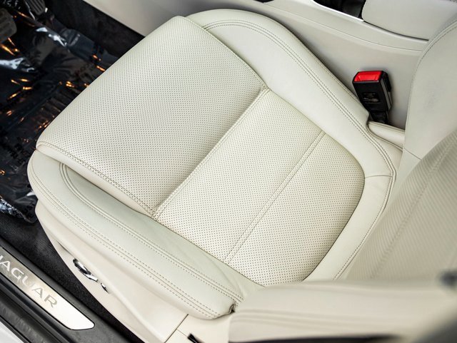 Used 2022 Jaguar E-PACE SE image 15