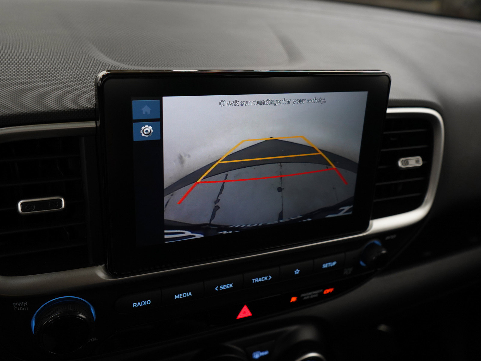 Certified 2025 Hyundai Venue SEL FWD image 21
