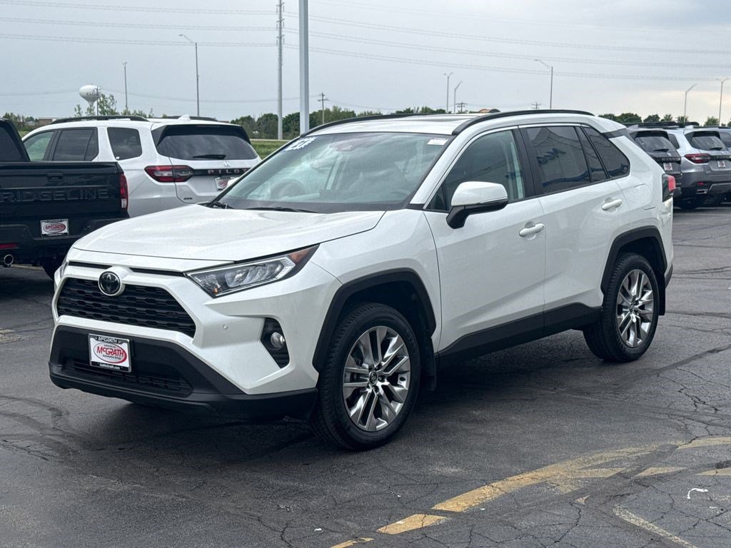 Used 2021 Toyota RAV4 XLE Premium AWD/4WD image 7