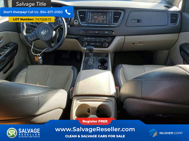 Used 2017 Kia Sedona LX w/ LX Essentials Premium Package FWD image 11