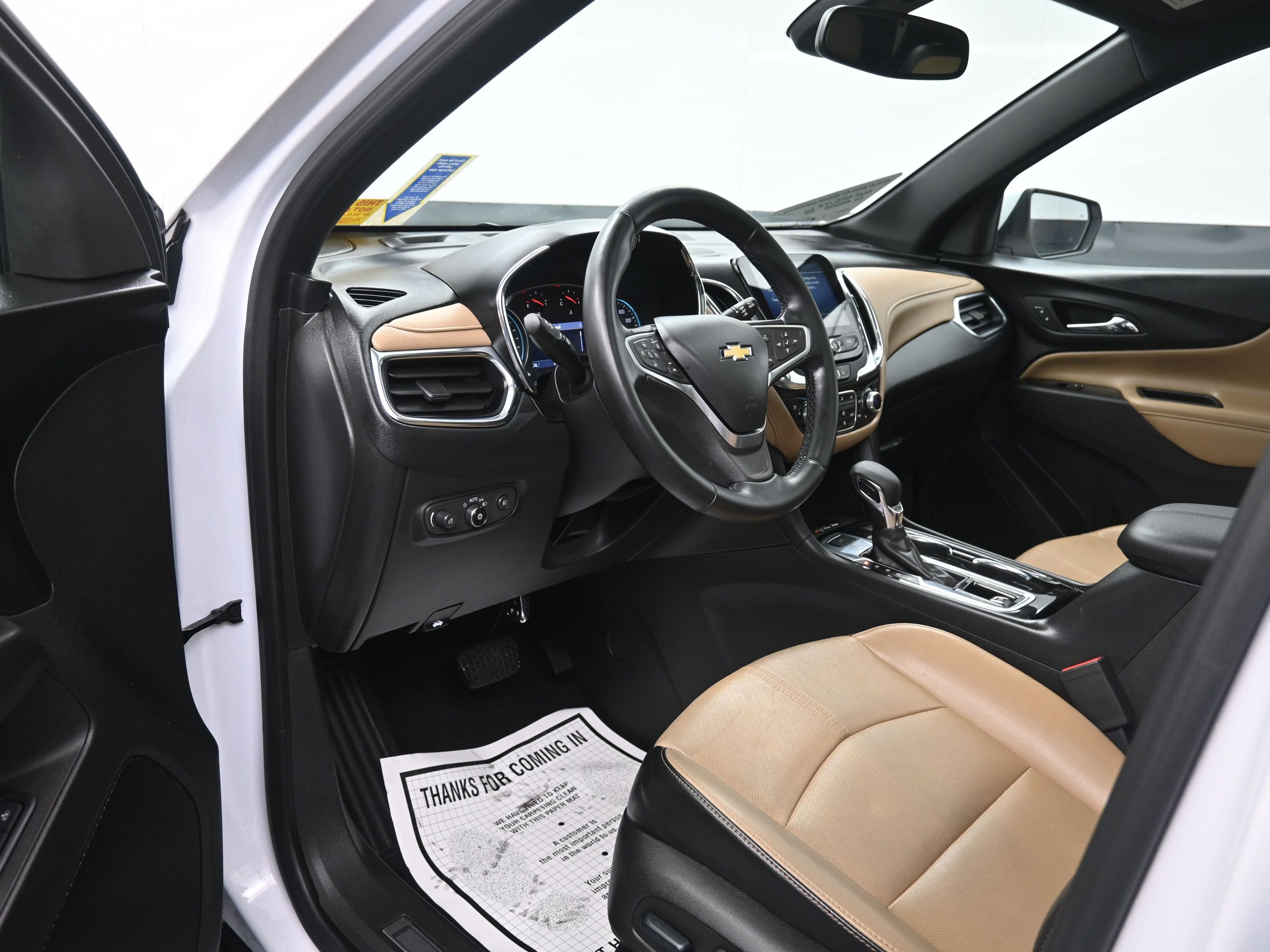 Used 2023 Chevrolet Equinox Premier image 17