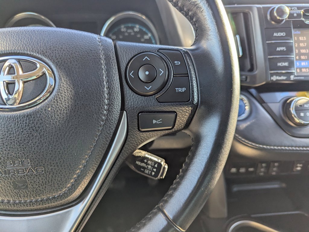 Used 2018 Toyota RAV4 XLE image 27