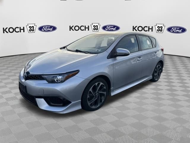 Used 2018 Toyota Corolla iM image 3