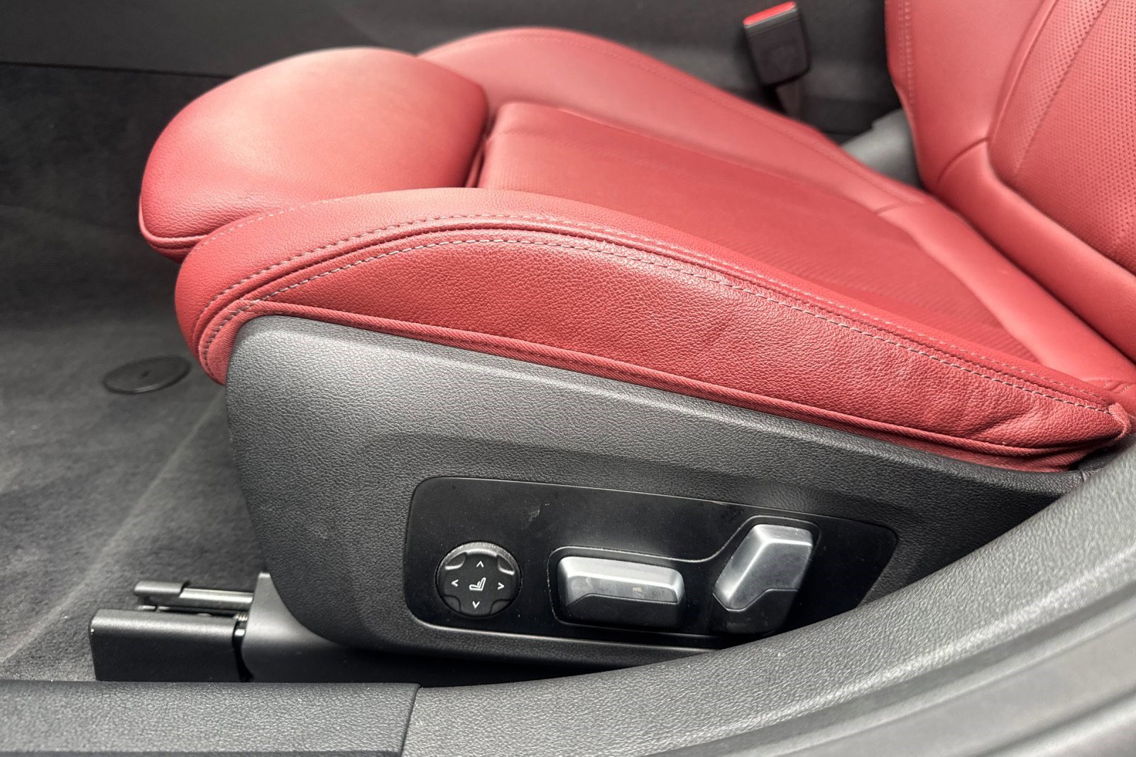 Certified 2023 BMW i4 eDrive35 w/ Premium Package image 13