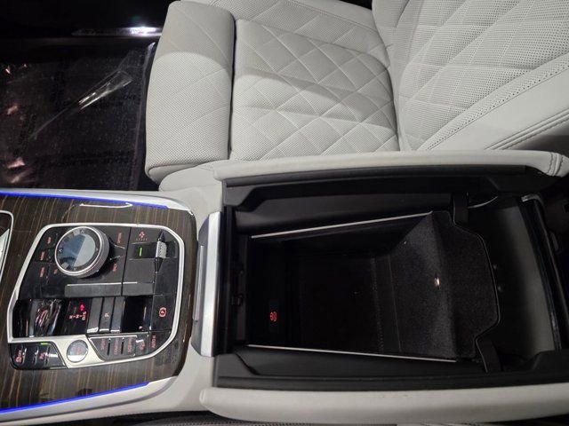 Used 2023 BMW X7 xDrive40i w/ Executive Package image 27