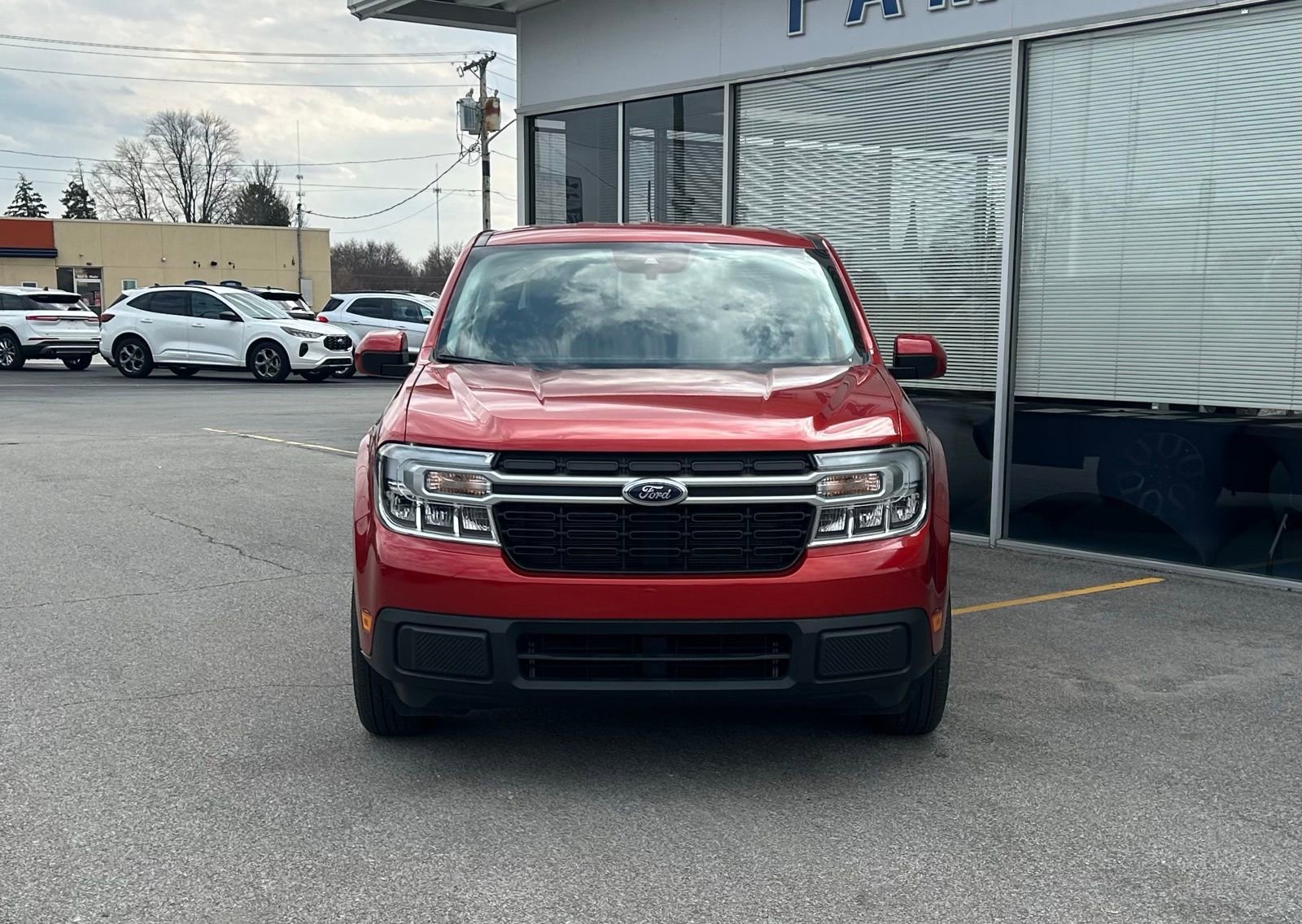 Used 2023 Ford Maverick Lariat image 2