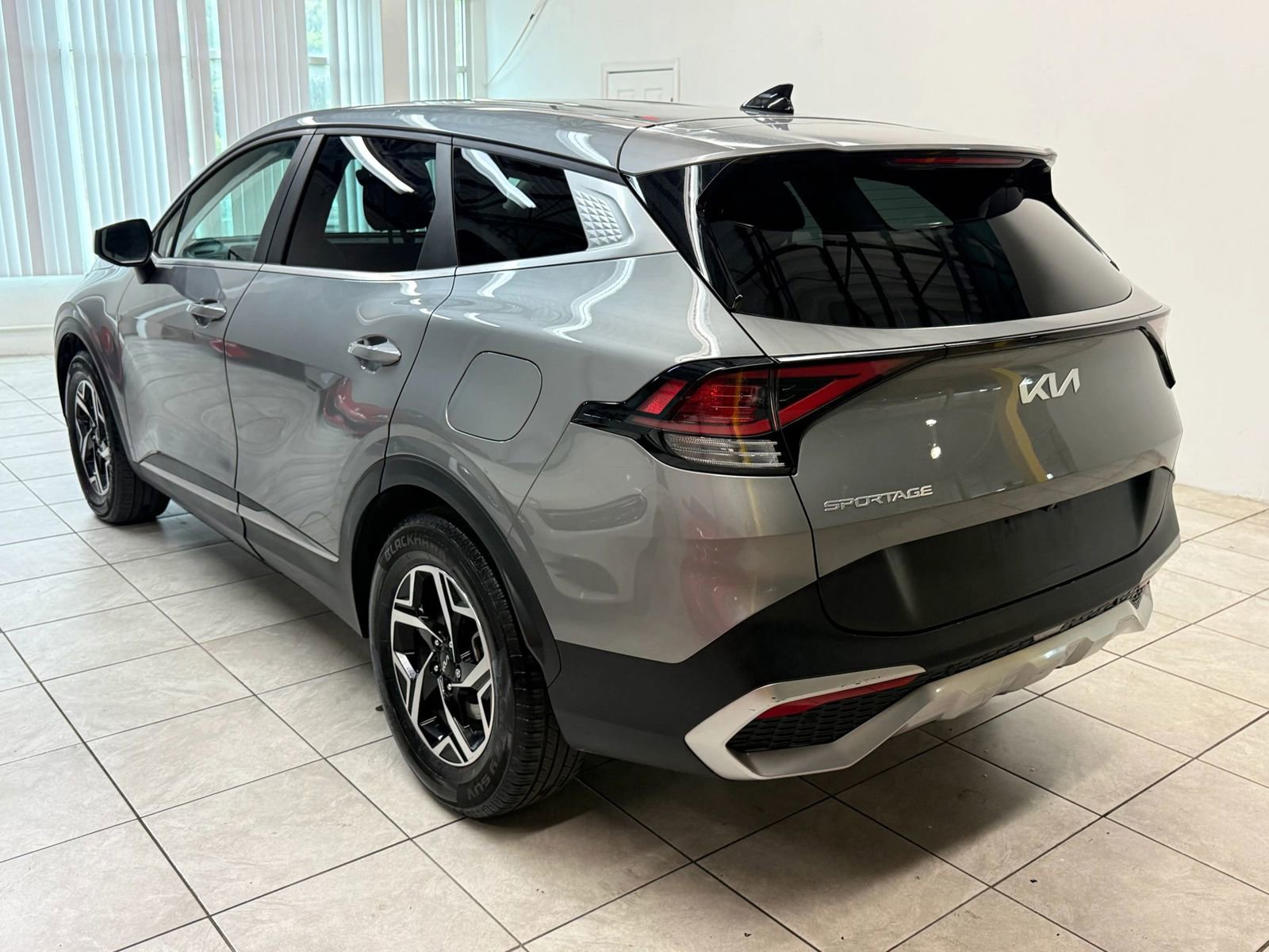 Used 2023 Kia Sportage LX FWD image 7