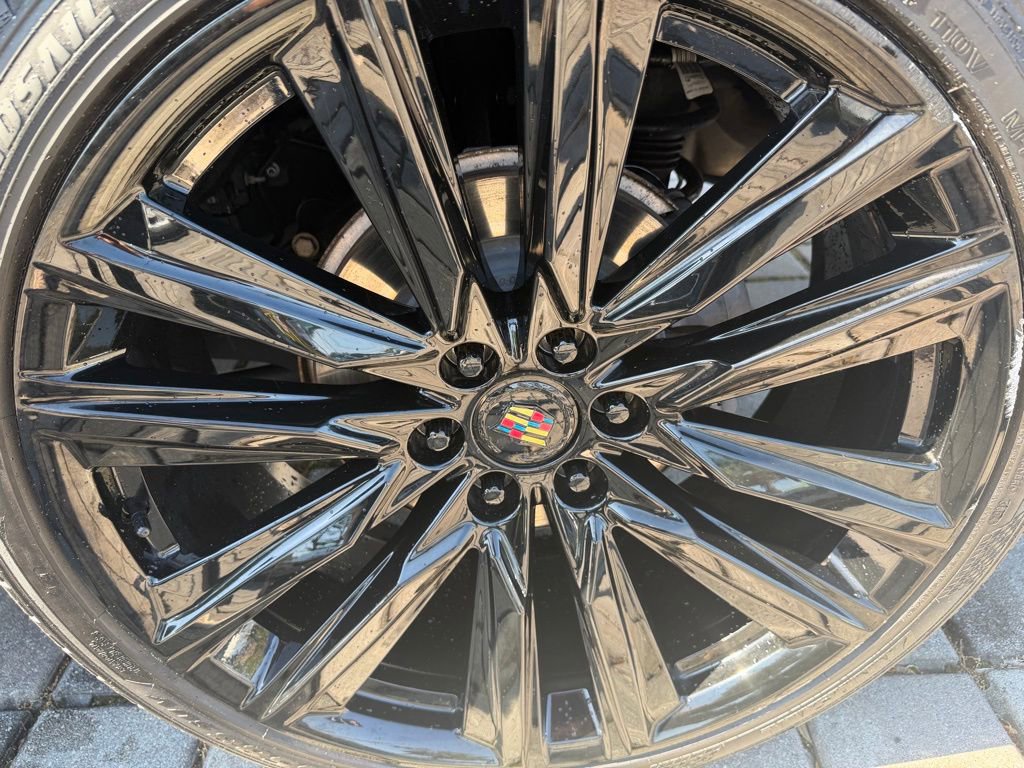 Used 2022 Cadillac Escalade Premium Luxury AWD/4WD image 19