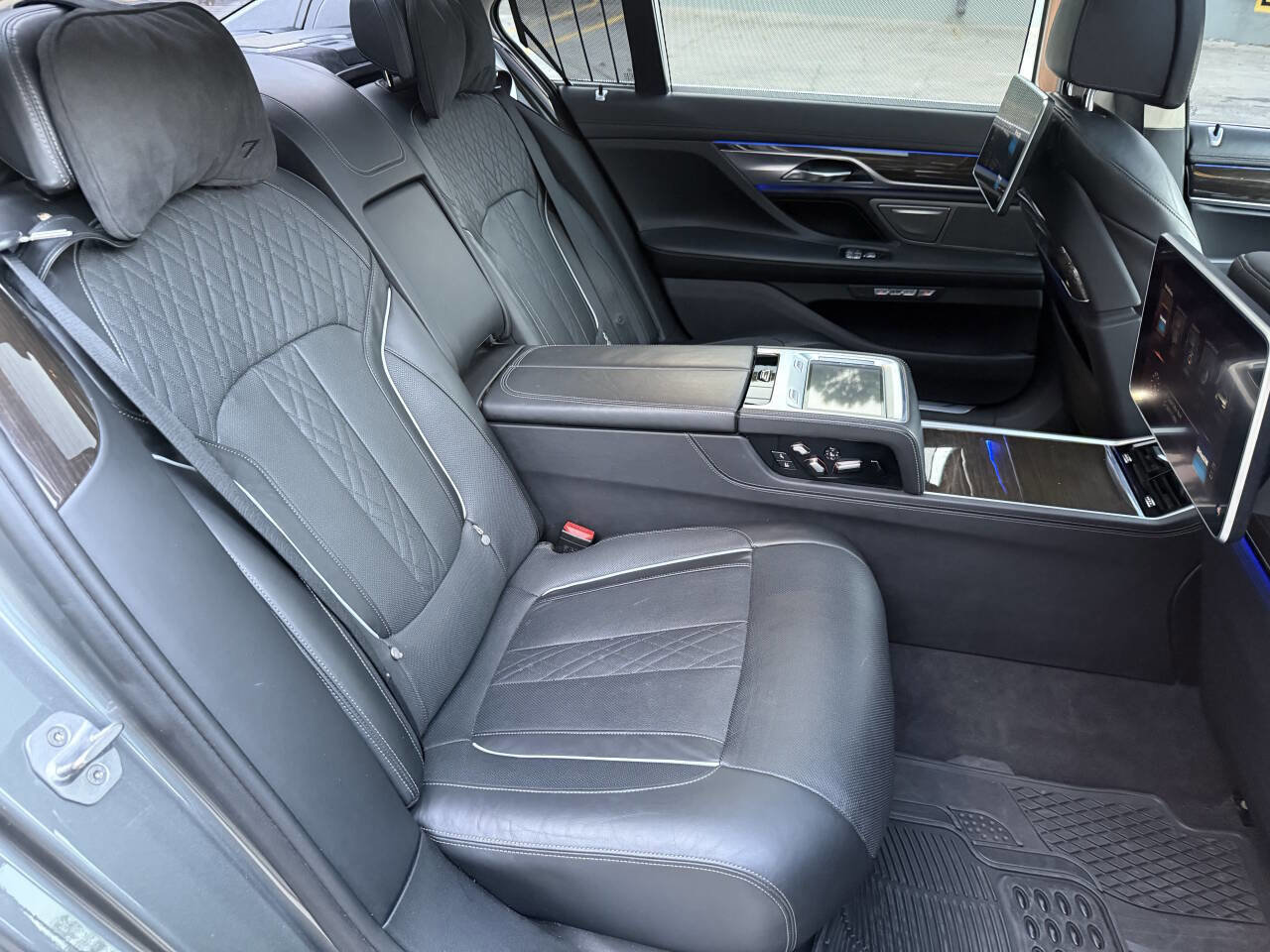 Used 2016 BMW 750i xDrive image 4