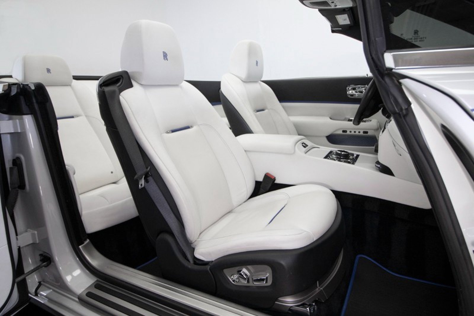 Used 2017 Rolls-Royce Dawn image 61