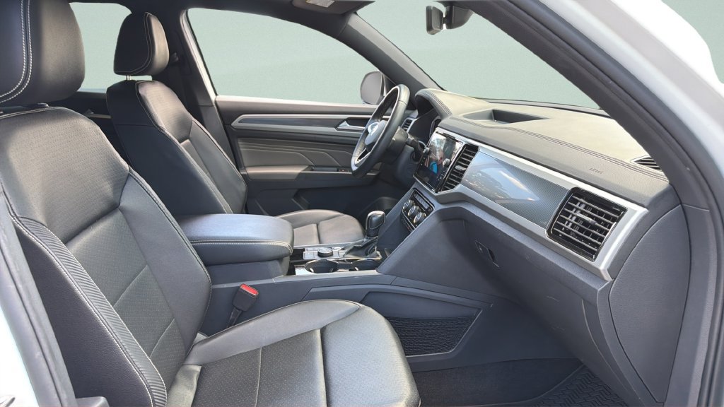 Certified 2023 Volkswagen Atlas Cross Sport SEL AWD/4WD image 32