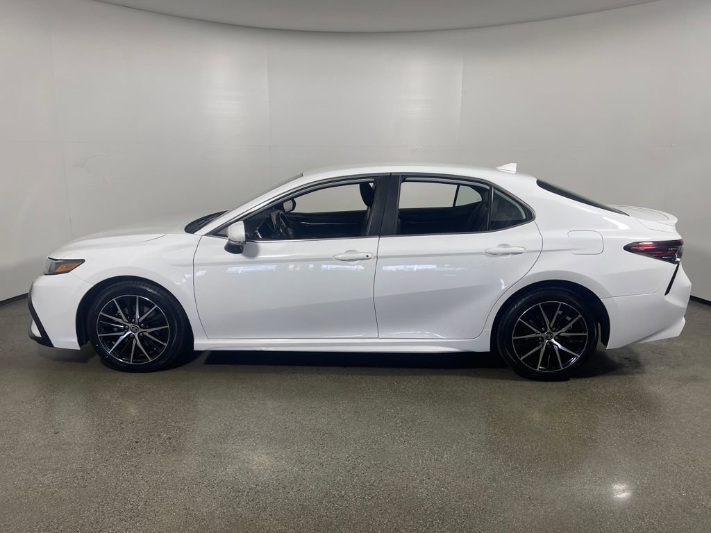 Certified 2023 Toyota Camry SE image 6