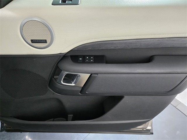 Used 2021 Land Rover Discovery S R-Dynamic image 25