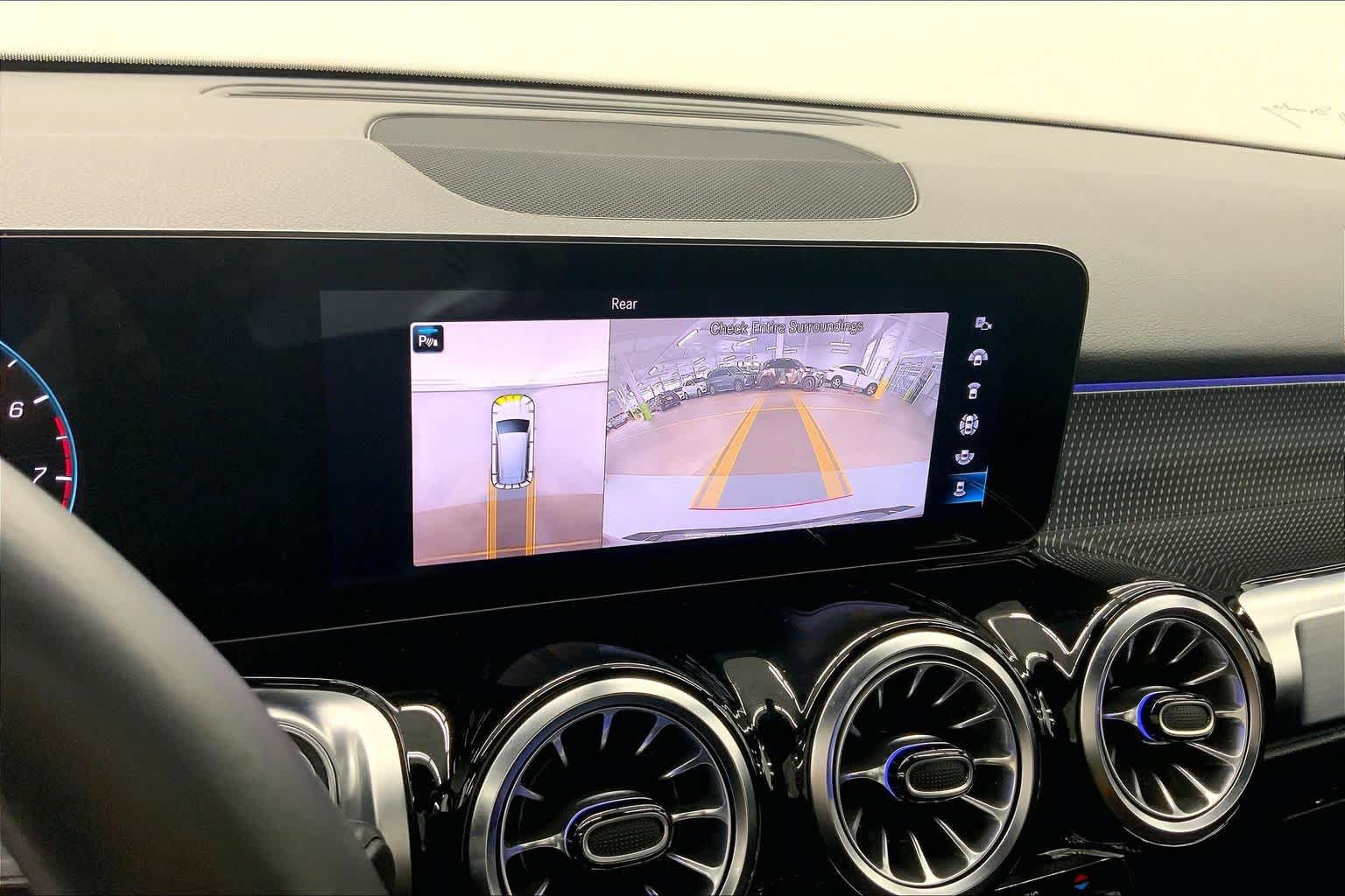 Certified 2022 Mercedes-Benz GLB 250 image 24