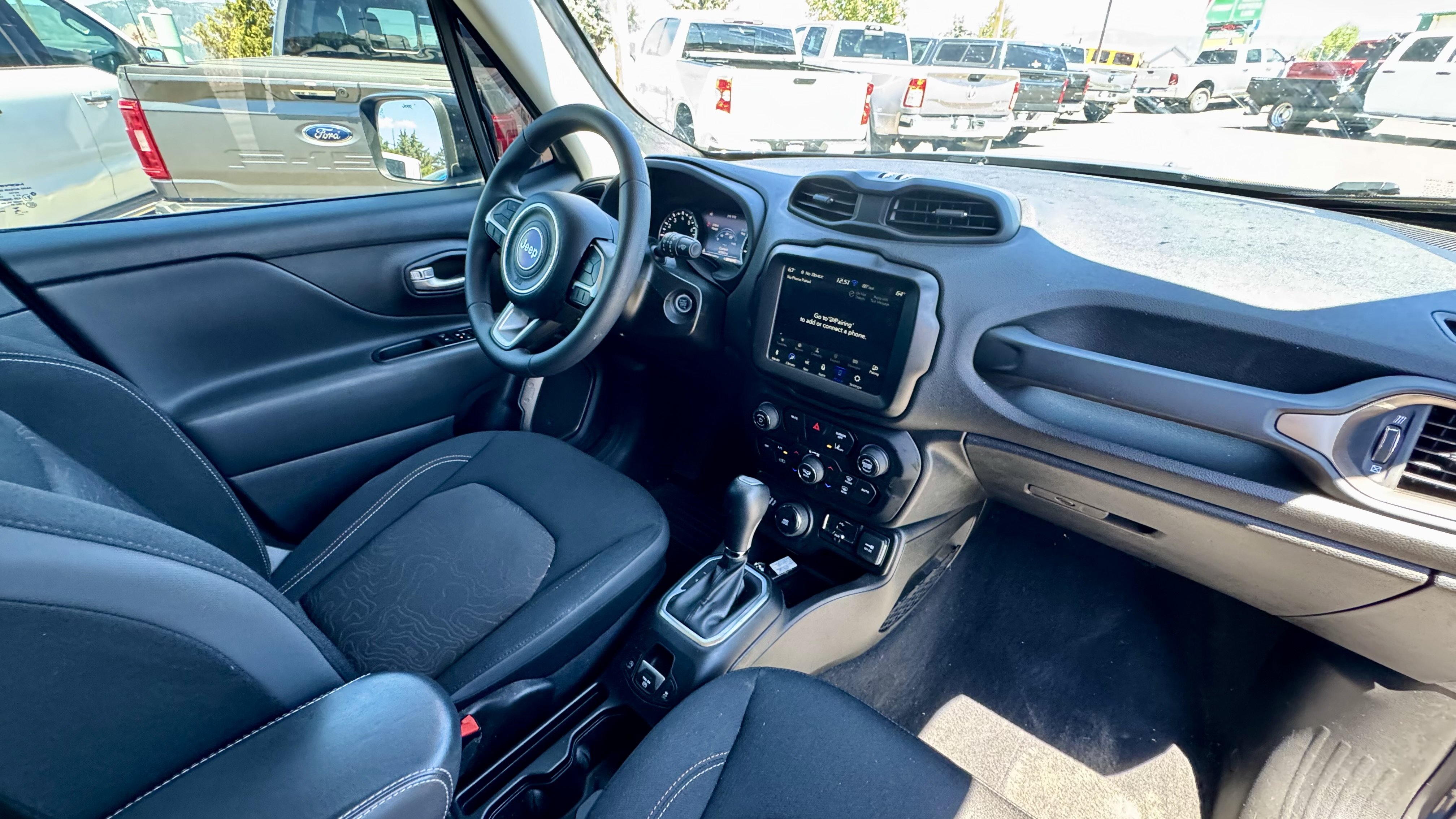 Used 2023 Jeep Renegade Latitude AWD/4WD image 29