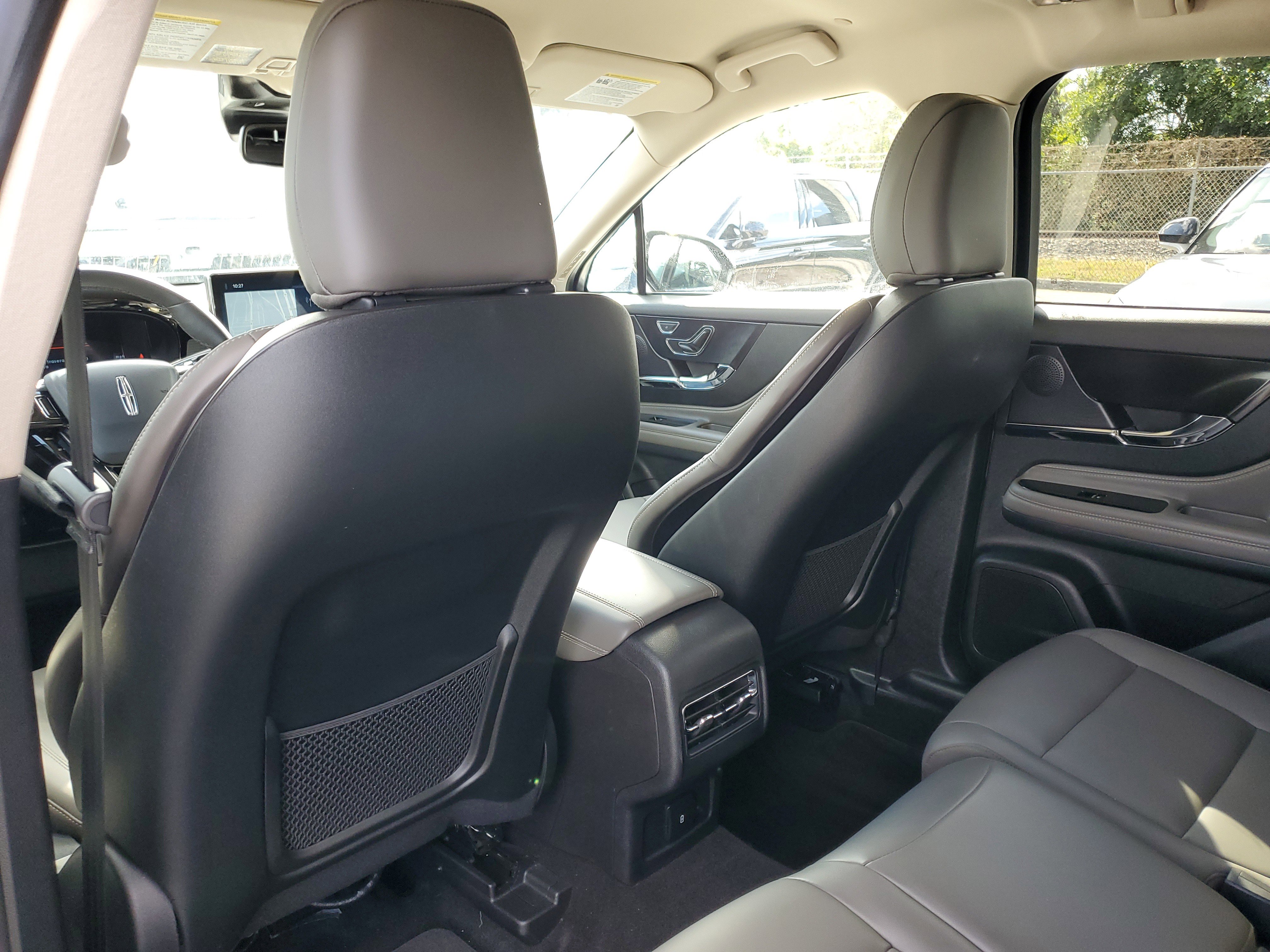 Certified 2024 Lincoln Corsair FWD image 12