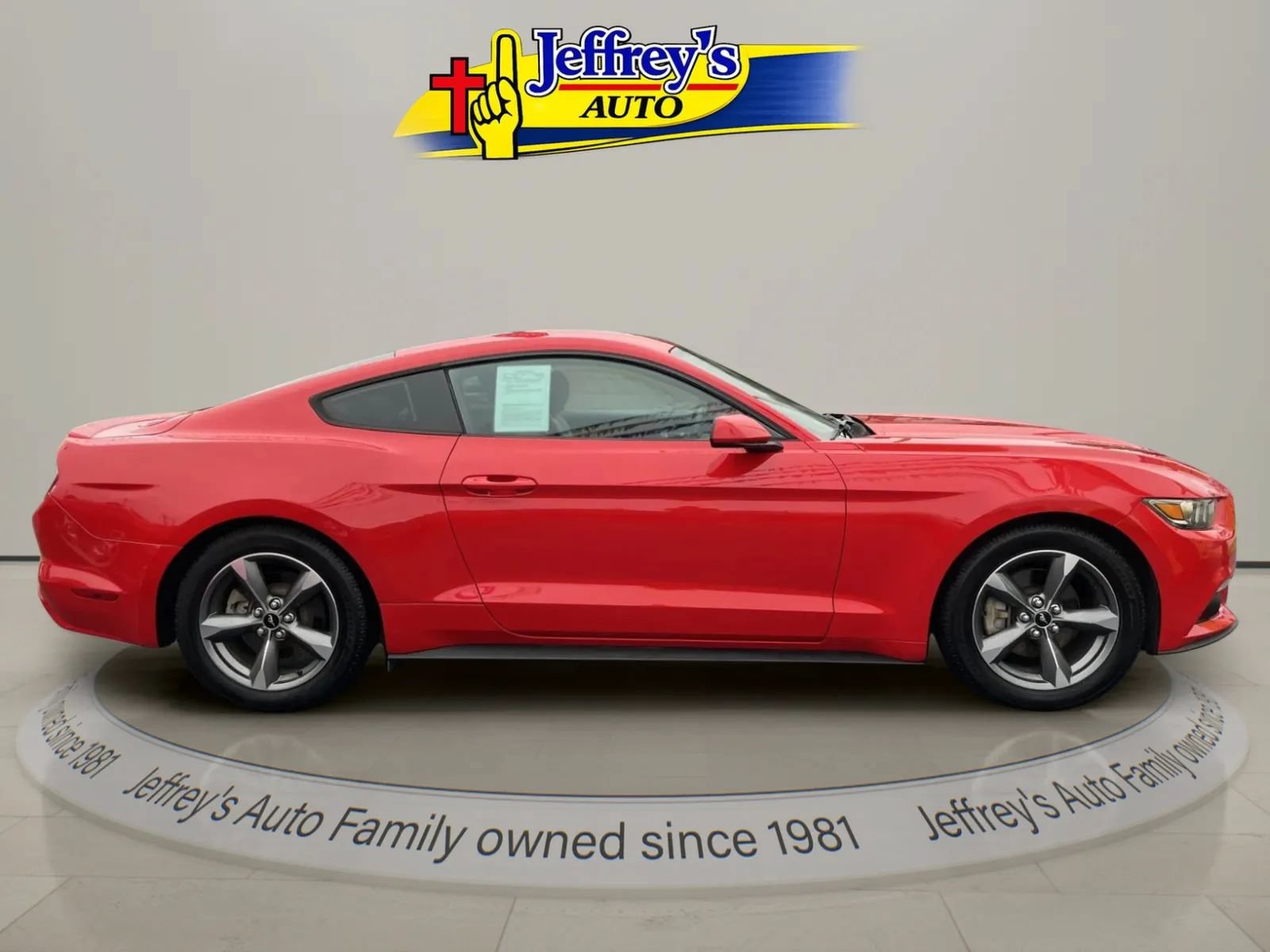 Used 2016 Ford Mustang Coupe RWD image 5