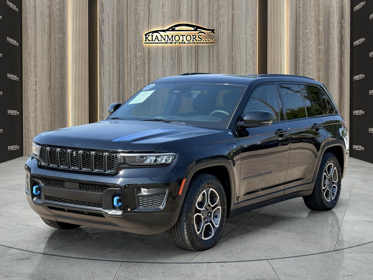 Used 2023 Jeep Grand Cherokee Trailhawk 4xe AWD/4WD image 3