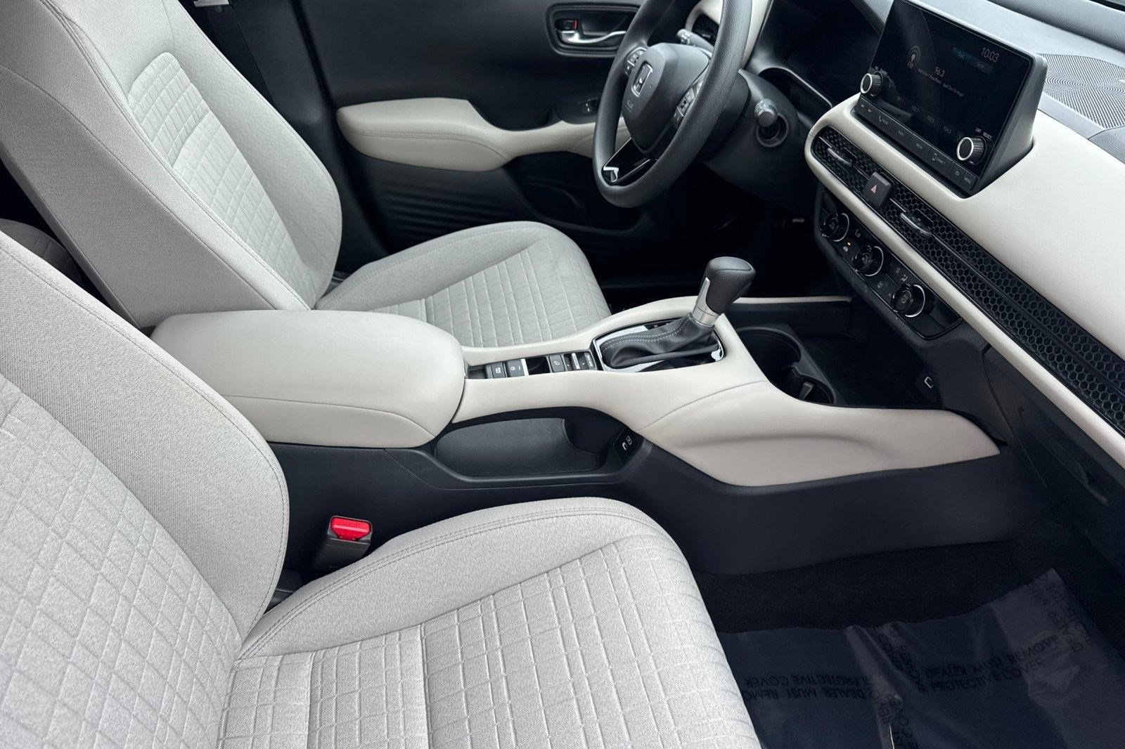 Certified 2025 Honda HR-V LX image 31