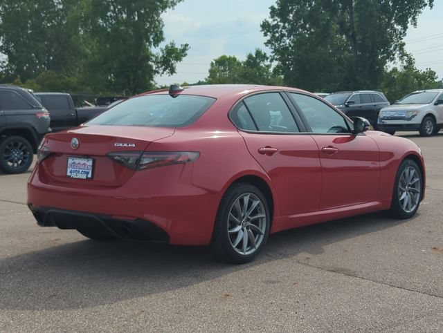 Used 2025 Alfa Romeo Giulia AWD image 3
