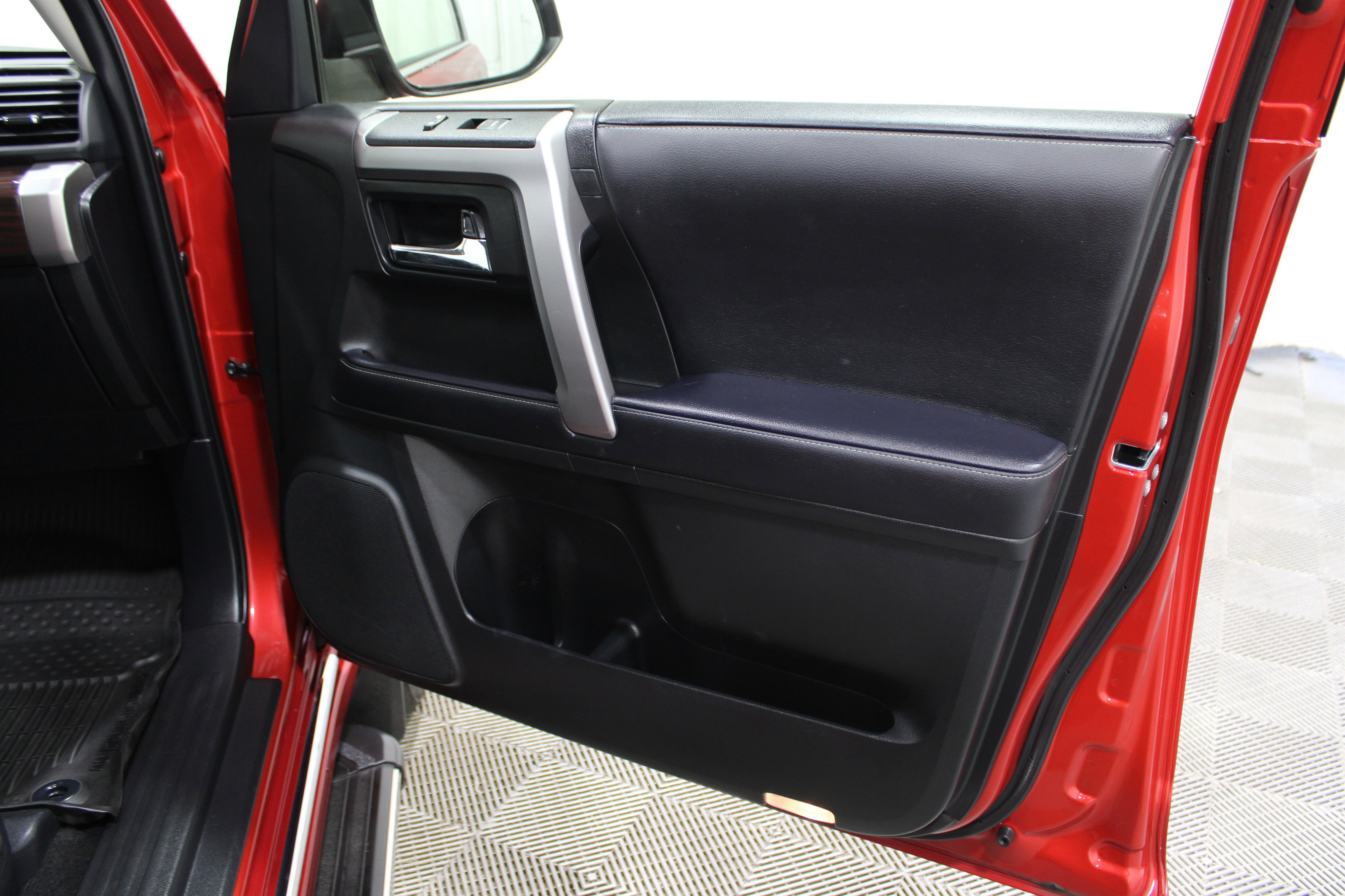 Used 2022 Toyota 4Runner Limited image 22