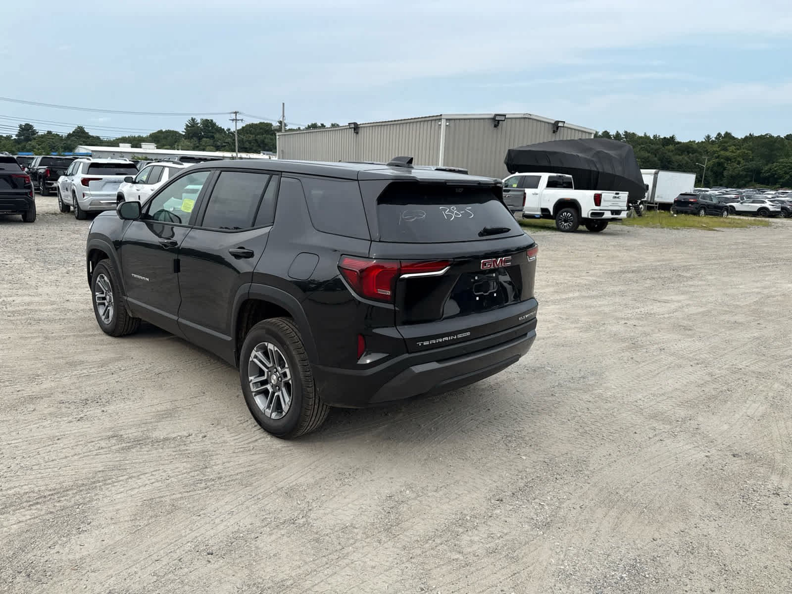 New 2027 GMC Terrain Elevation w/ Technology Package II AWD/4WD image 3