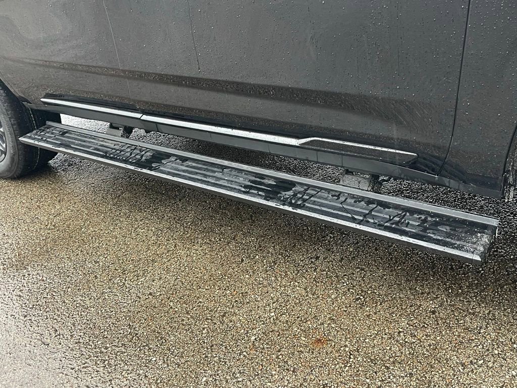 Certified 2022 Cadillac Escalade Sport Platinum w/ LPO, ONYX Package image 11