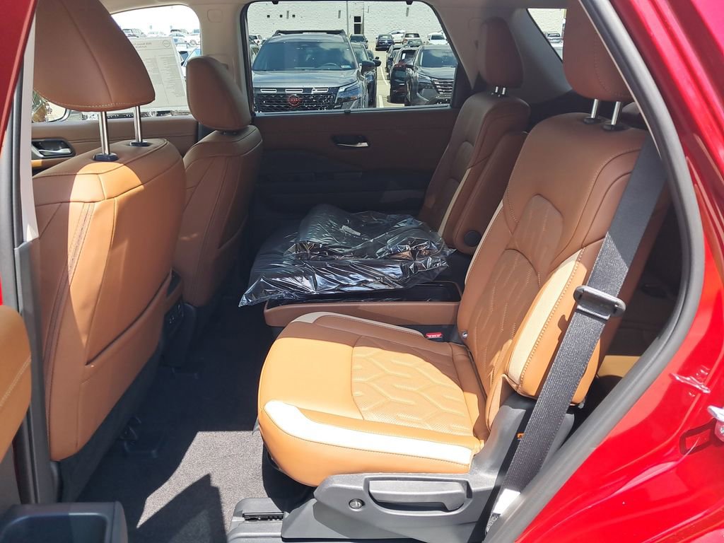 New 2026 Nissan Pathfinder Platinum AWD/4WD image 26