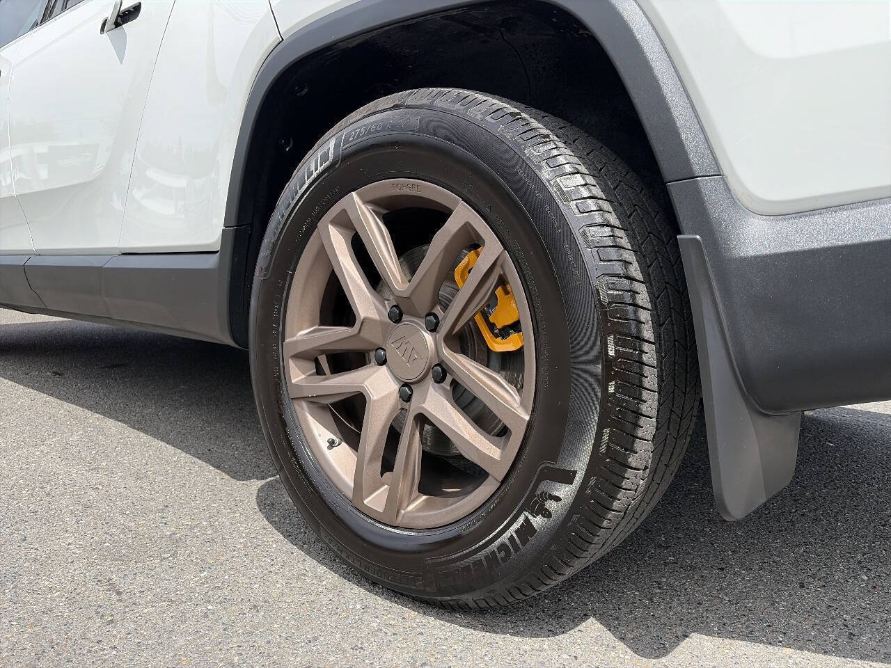 Used 2022 Rivian R1T Adventure AWD/4WD image 4