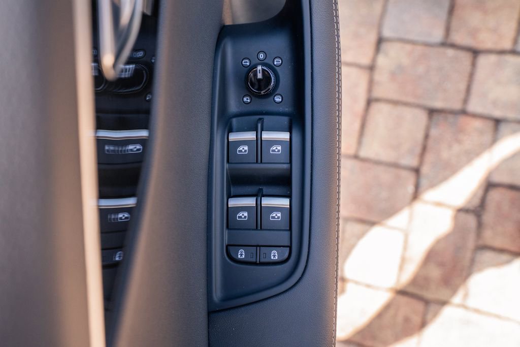 Used 2025 Audi Q8 Prestige image 19