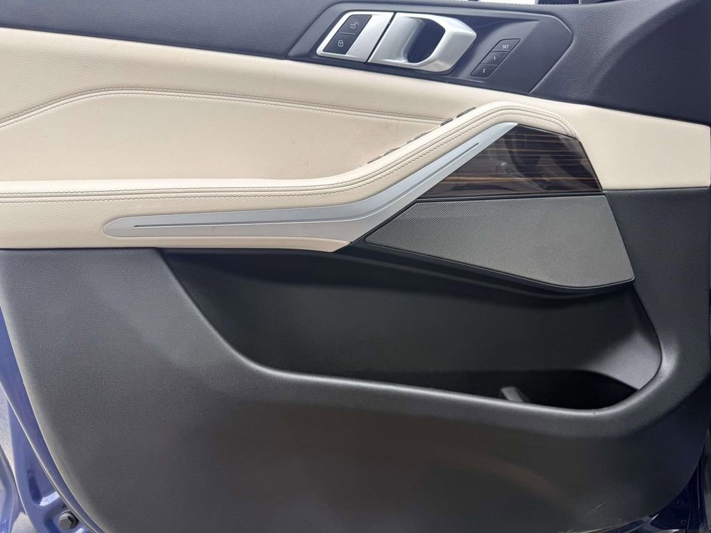 Used 2020 BMW X5 xDrive40i w/ Premium Package image 12