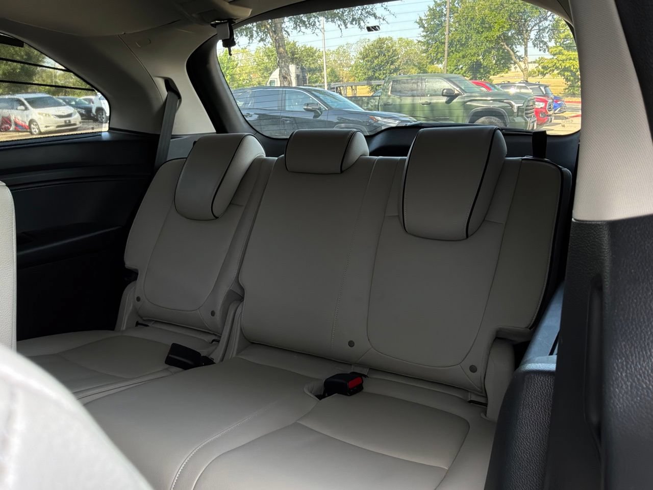 Used 2025 Honda Odyssey Touring image 11