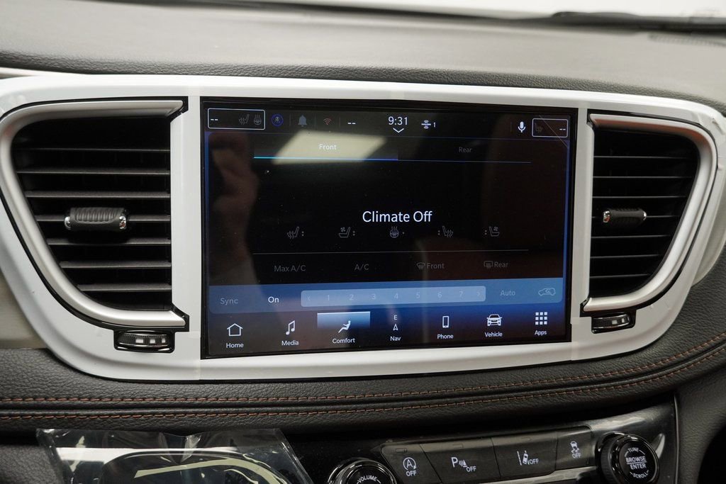 New 2026 Chrysler Pacifica Pinnacle image 24