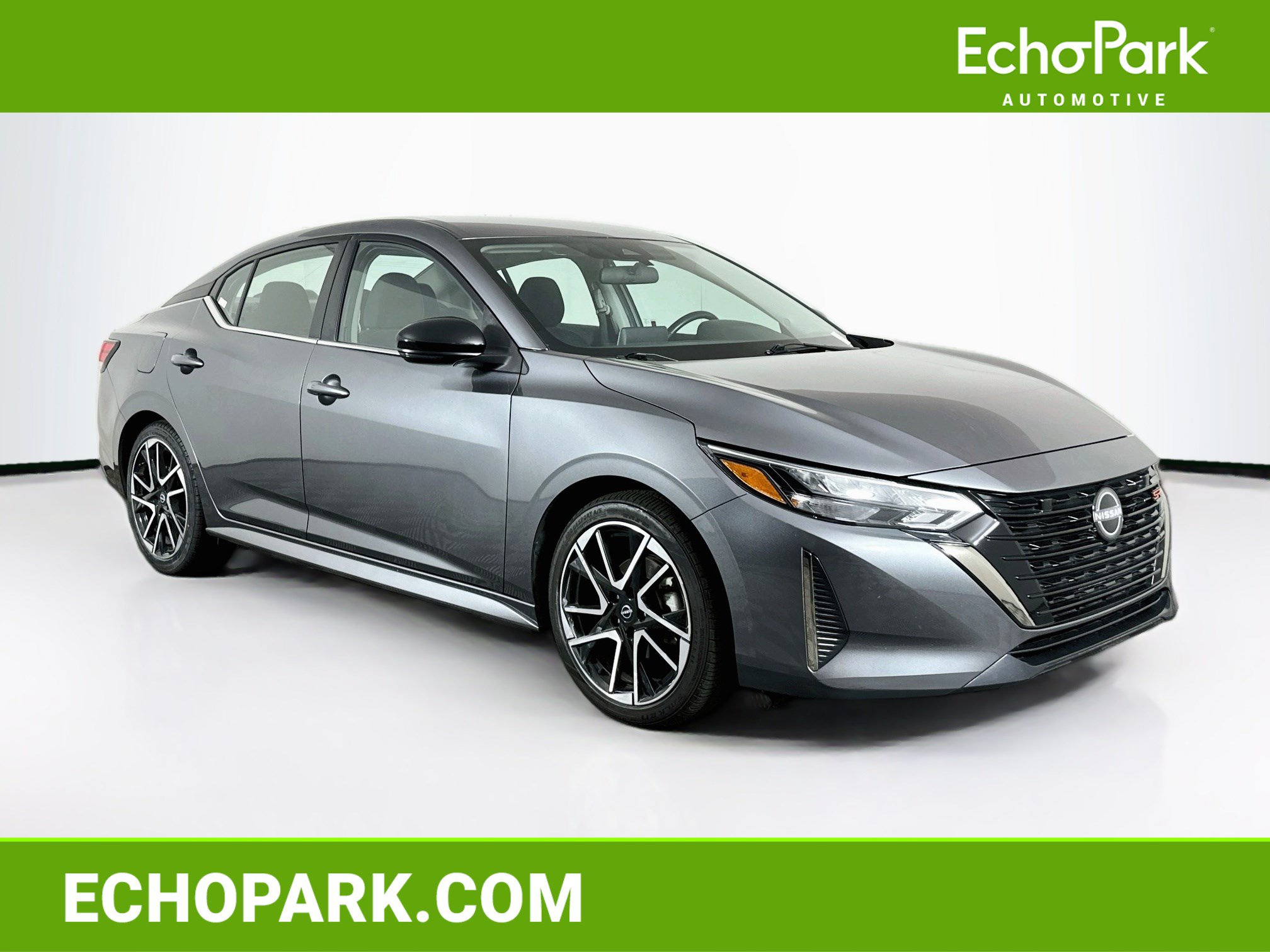 Used 2025 Nissan Sentra SR FWD image 1