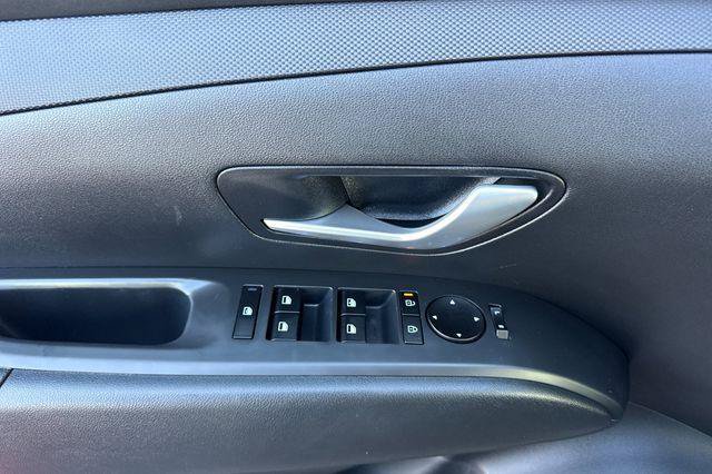 Certified 2026 Hyundai Tucson Blue SE AWD/4WD image 11