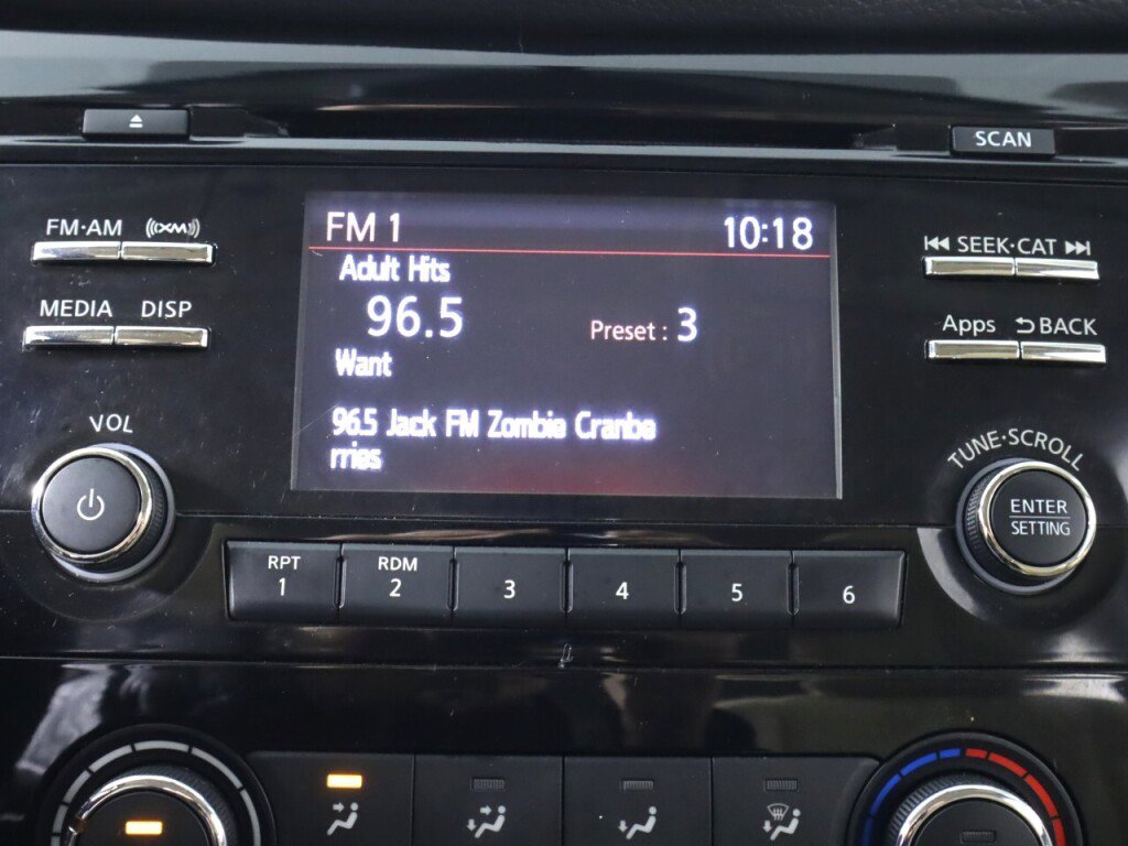 Used 2016 Nissan Rogue S w/ Appearance Package image 19