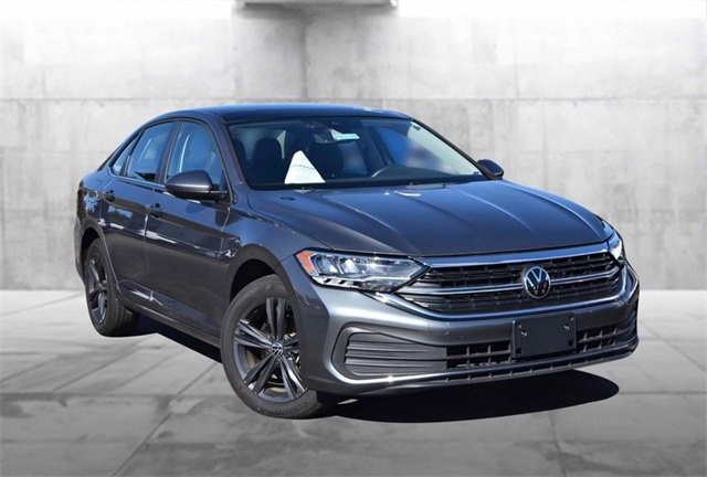 Certified 2024 Volkswagen Jetta SE w/ Panoramic Sunroof Package image 2