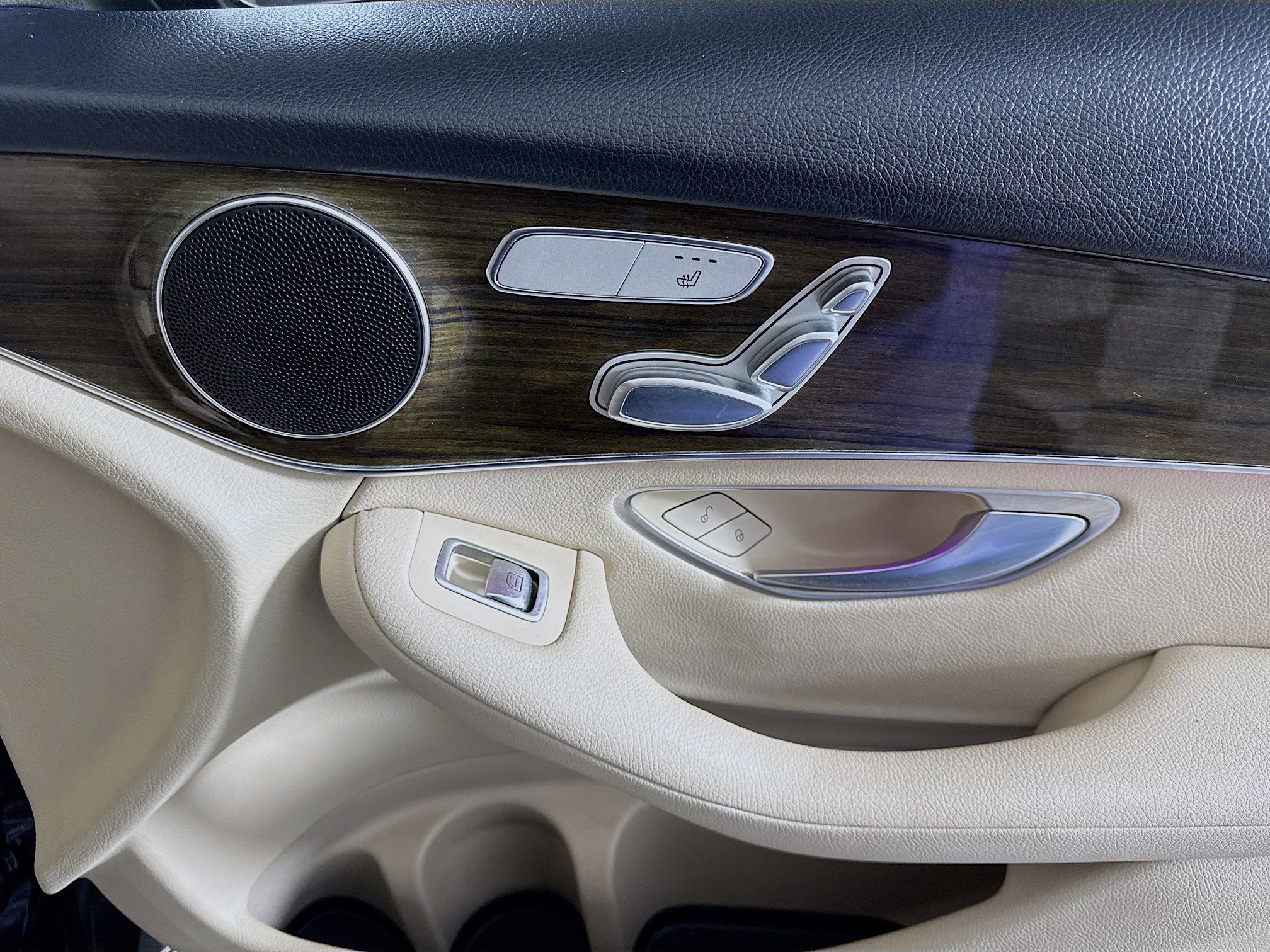 Used 2021 Mercedes-Benz GLC 300 image 31