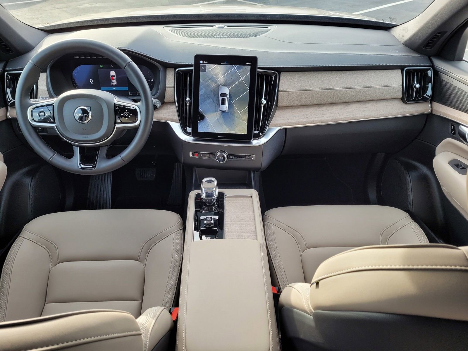 Certified 2025 Volvo XC90 T8 Plus image 13