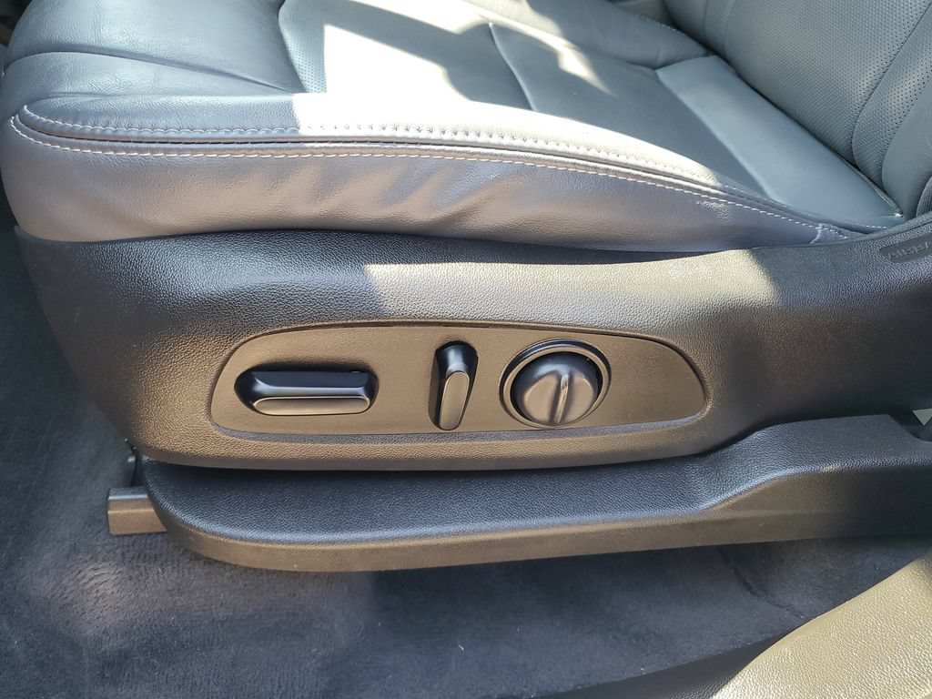 Used 2021 Buick Enclave Essence FWD image 10