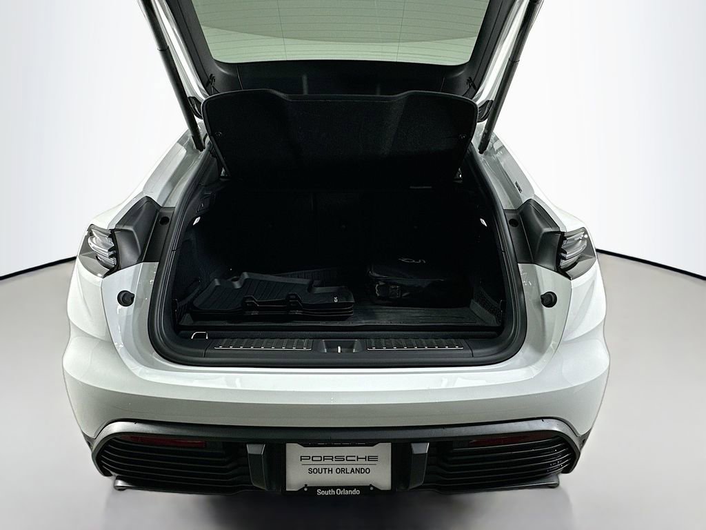 Certified 2025 Porsche Macan Electric image 28