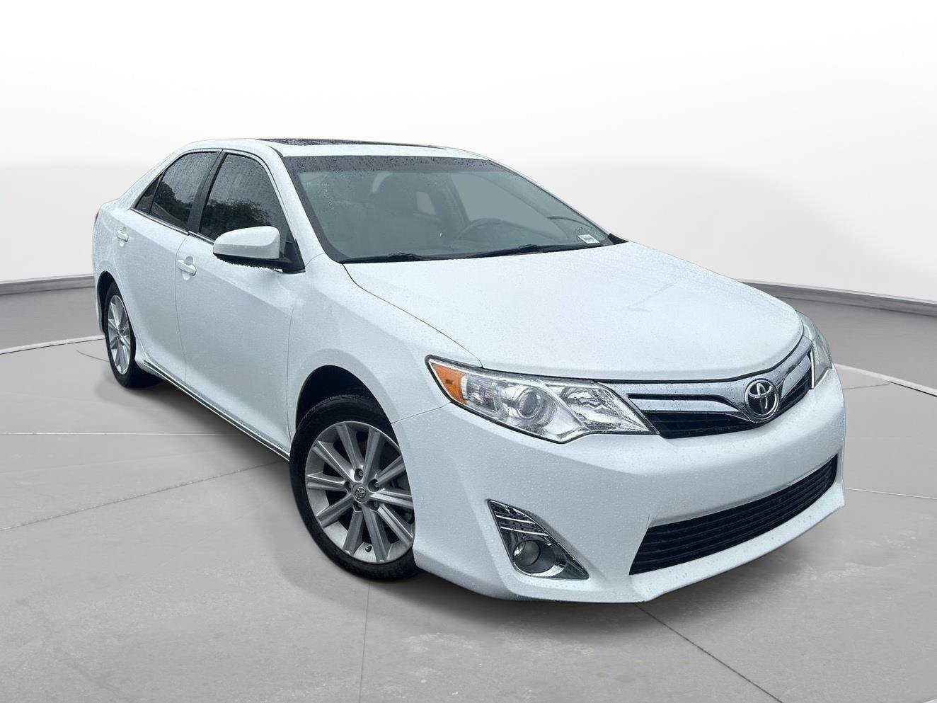 Used 2012 Toyota Camry XLE w/ Leather Pkg FWD image 4