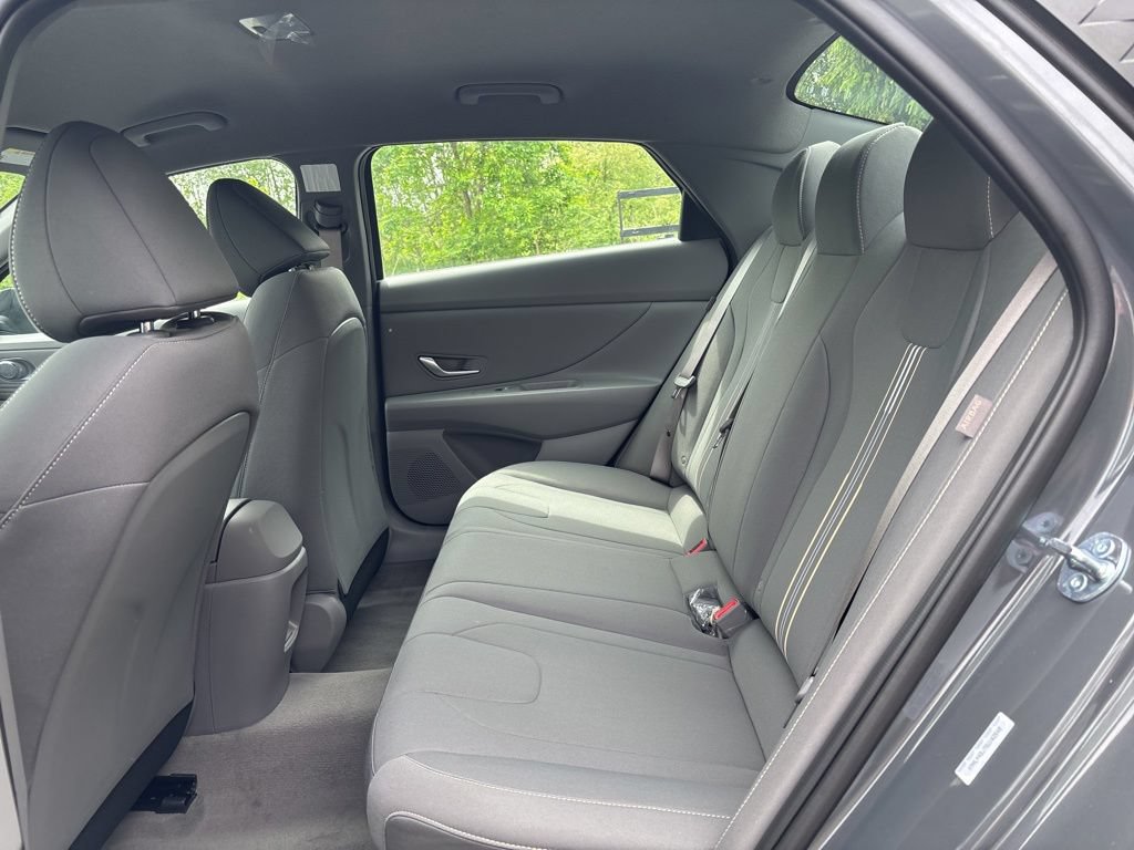 New 2025 Hyundai Elantra SEL FWD image 11