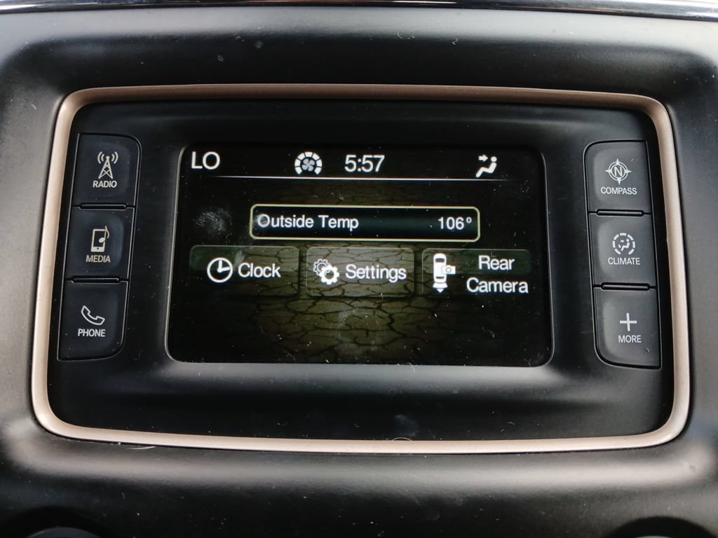 Used 2017 Jeep Grand Cherokee Laredo w/ Quick Order Package 23E AWD/4WD image 8