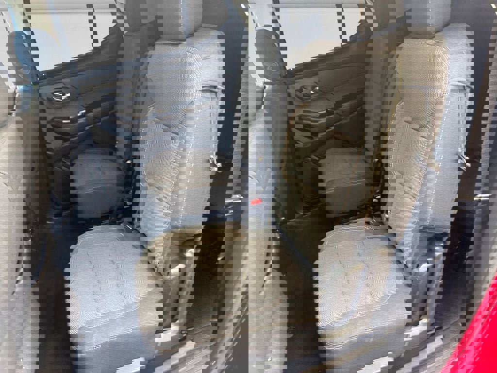 Used 2021 Chevrolet Traverse LT image 14