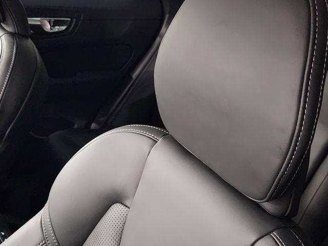 New 2026 Volvo XC60 T8 Ultra w/ Protection Package Premier AWD/4WD image 15