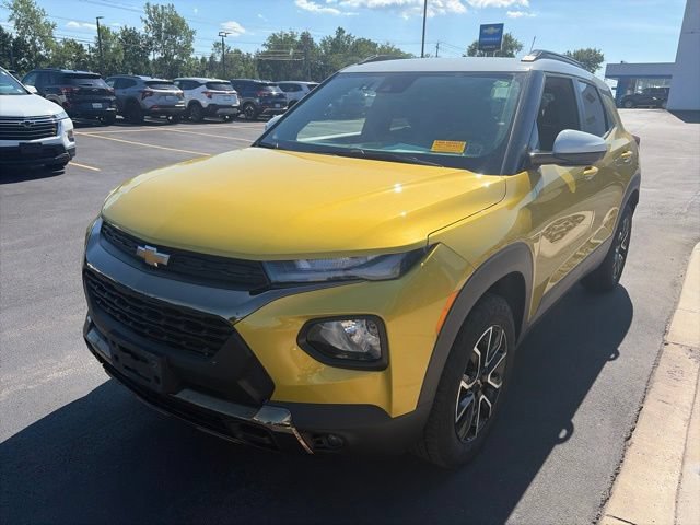Used 2023 Chevrolet TrailBlazer ACTIV w/ Technology Package AWD/4WD image 4