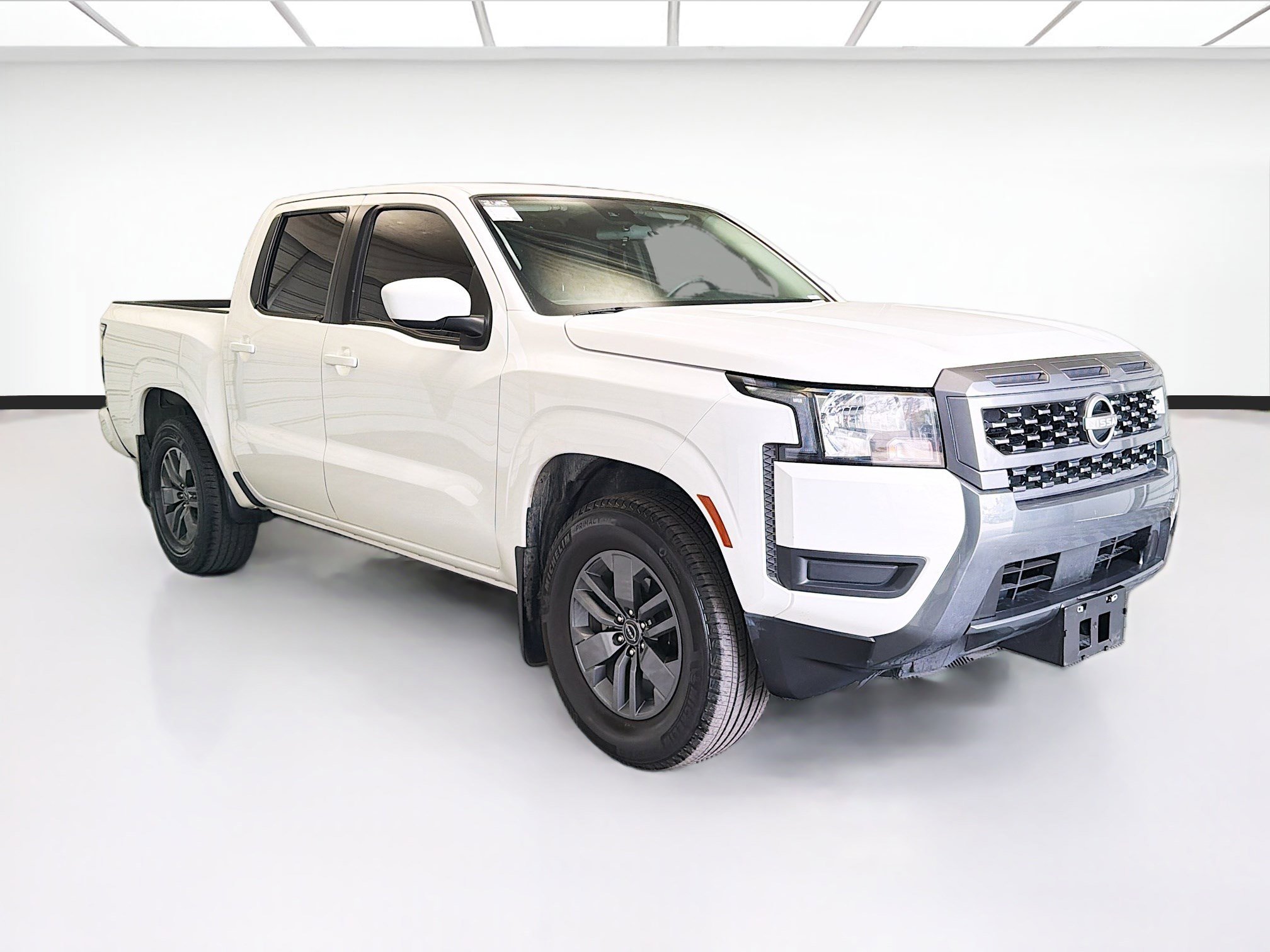 Used 2025 Nissan Frontier SV RWD image 3