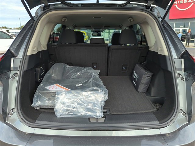 New 2026 Nissan Rogue S image 14